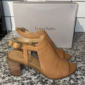 Franco Sarta Hartley, Sienna Le Sandal
